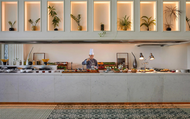 Melia Vinpearl Cam Ranh Beach Resort