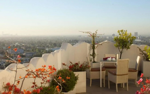 Sunset Tower Hotel