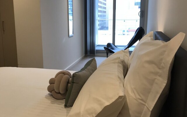 Ther-Rich Stunning CBD Apartments