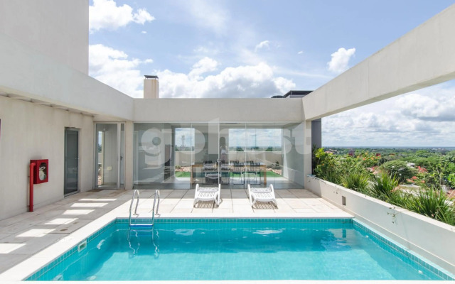 Encantador Apartamento en Villa Morra 1D004