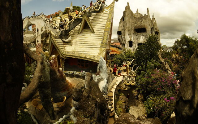 Crazy House