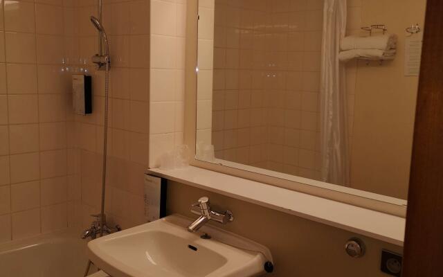 Hotel Campanile Angers Ouest - Beaucouzé