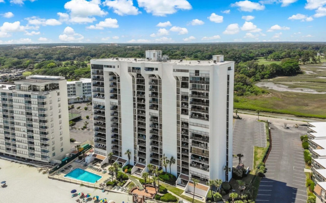 Brigadune 12f 3 Bedroom Condo