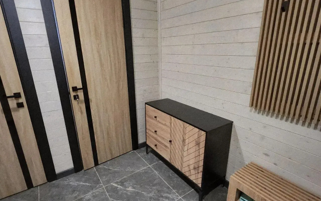 Дом с баней и панорамными окнами на озере