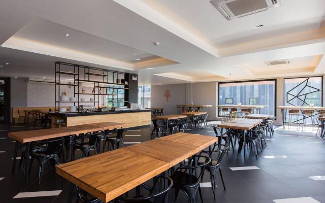 Maya Phuket Airport Hotel