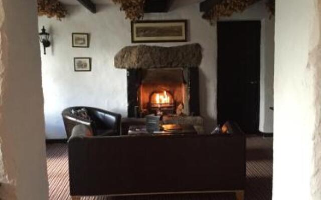 The Crown Country Inn