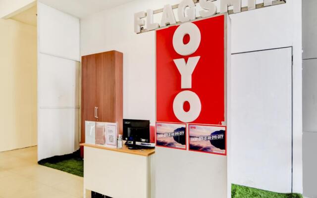 OYO Flagship 3837 Tamansari Mahogany