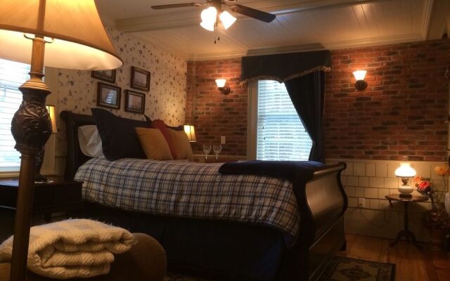 Lee Farm Inn