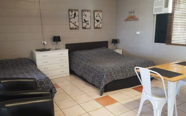 Seaforth Holiday Units