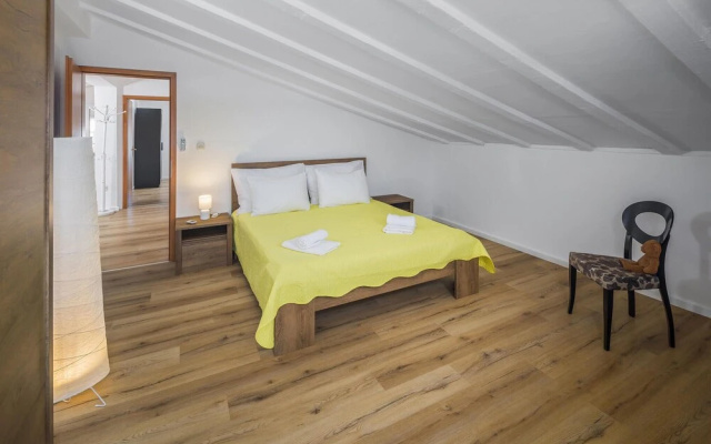 Beautiful Home in Antonci With Outdoor Swimming Pool, Wifi and 8 Bedrooms - Cottages_and_Houses in Porec - Photo 4