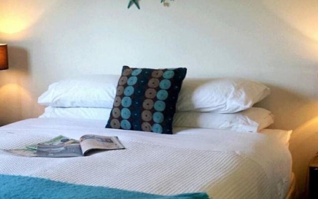 Whangamata Beach House – Guest Rooms – Whangamata