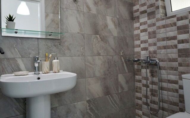 Xenios Avlais Apartments