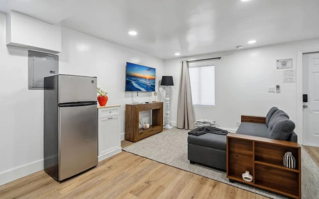 Casa Roselle 3 in Hollywood