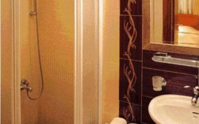 Hotel Avra