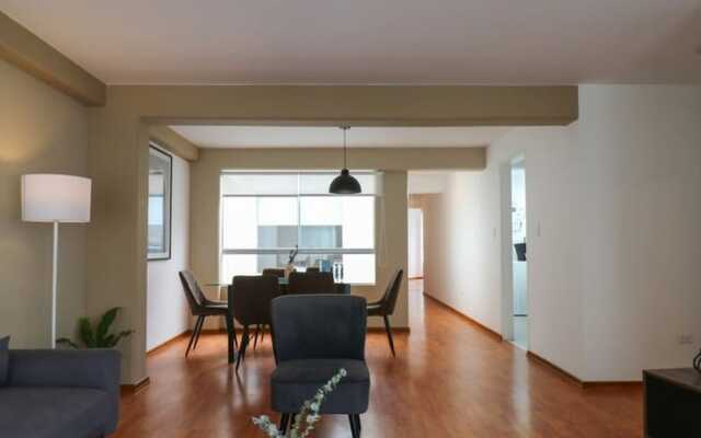 w Perfect 3BR Near Malecon in Barranco