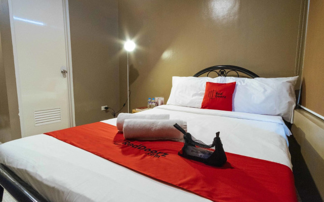 RedDoorz @ Hotel Rosemarie