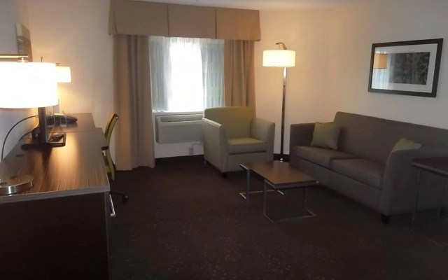 Holiday Inn Greensboro Coliseum by IHG