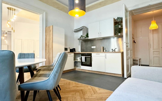 Premium Apartment located at the famous Vienna Kutschkermarkt