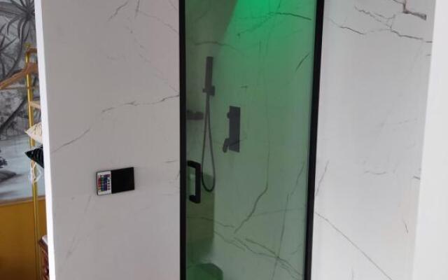 Superbe appartement avec jacuzzi avec jardin privé