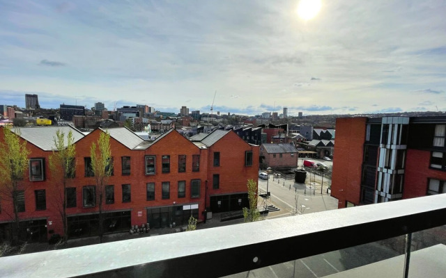 Penthouse Apartment with Parking