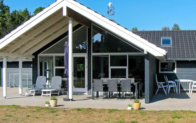 10 Person Holiday Home in Rodby