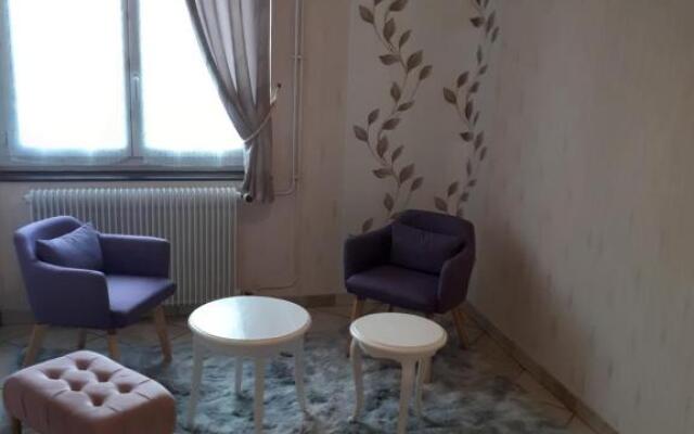 Logis Hotel Au Puits Enchante