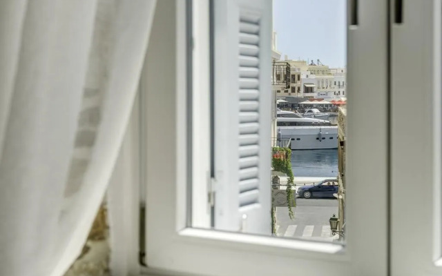 1844 Suites Syros