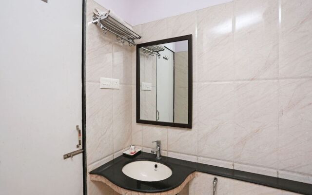 OYO 22040 Hotel Central Plaza