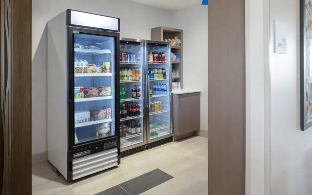 Holiday Inn Express And Suites Bourbonnais East - Bradley, an IHG Hotel