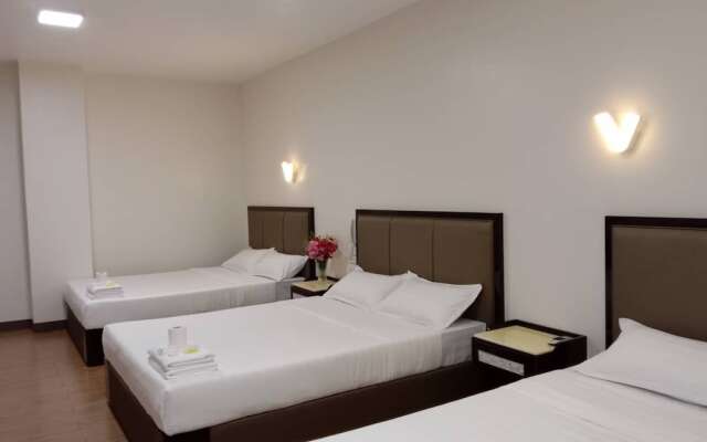 Meaco Royal Hotel- Lucena
