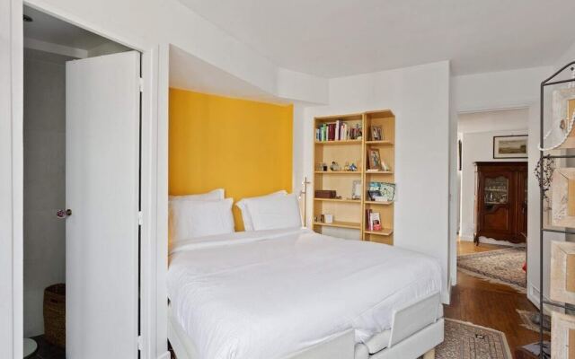 Stunning 3 Bed Apt With Balcony Near Champs Elysée