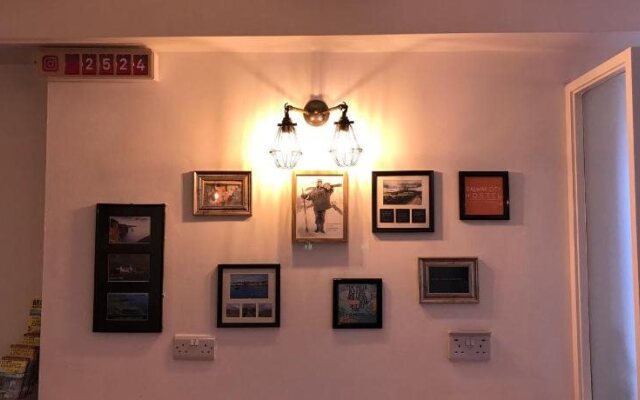 Galway City Hostel & Bar