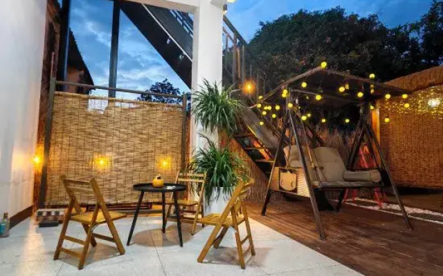 Pony Inn Coral Courtyard (Beihai Weizhou Island)