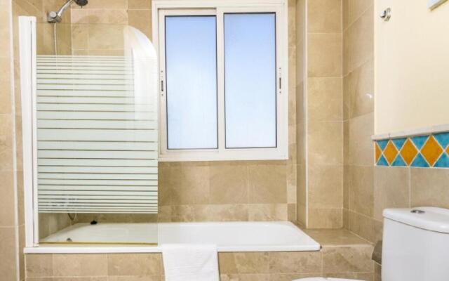 Apartamento en la playa con aire y WiFi