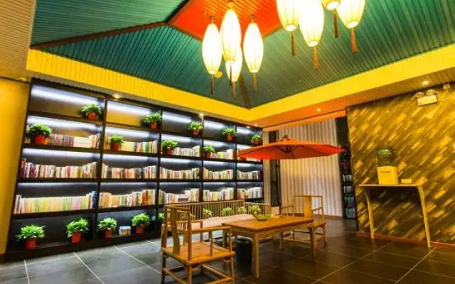 Yixian Sunshine Travel Inn (Xinxiang Hongmen University Town Branch)