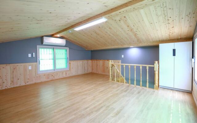 Pocheon stream pension