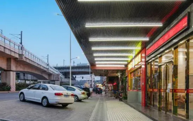 Dongguan Good Luck Hotel (Humen High-speed Railway Station Store)