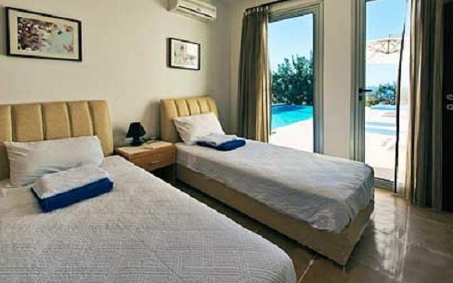 Sunny Villa, a Perfect Spacious Villa With Private Pool, Wifi & Ac in all Rooms