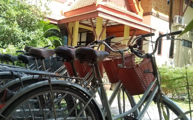Luang Chumni Village