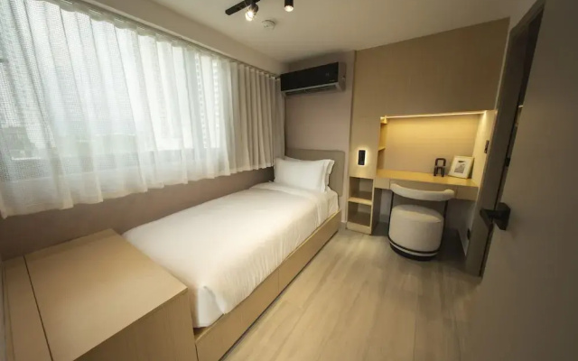Spacious 2BR w Terrace Lounge