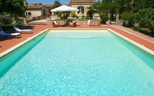 Charming Part of Traditional 'baglio' With Pool and Strategic Location