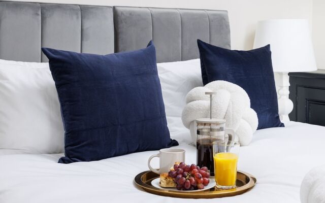 Luxurious 4 Bed House - Sleeps 8