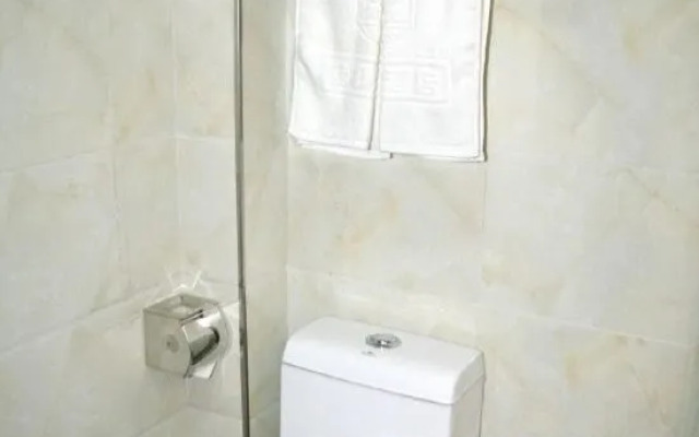 Super 8 Hotel (Beijing Fengbo Metro Station)