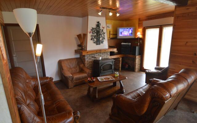 Comfortable Chalet in Petit-Han with Garden