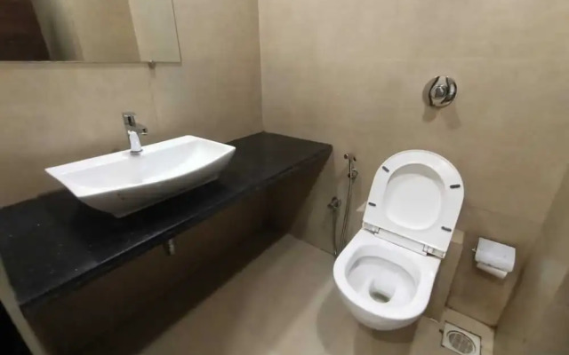 Capital O 80951 Hotel New Radsson Suite