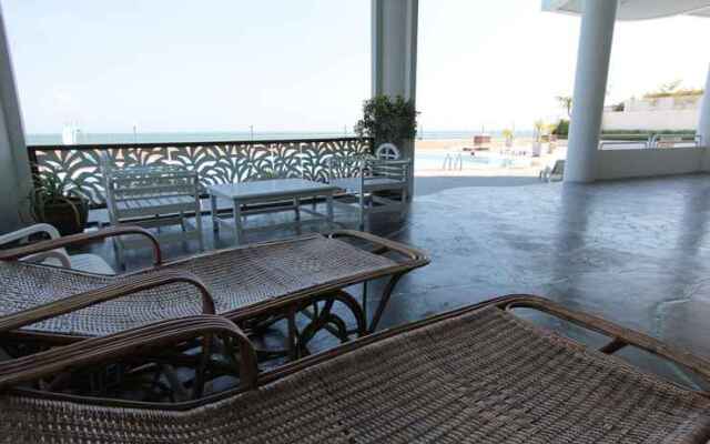 Chukamol Condominium No.1005