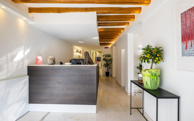 Leone Hotel