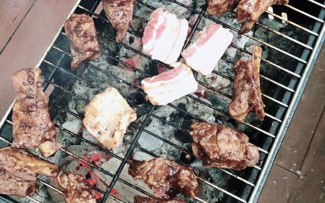 Izu House Luxury Log with Cozy Fireplace