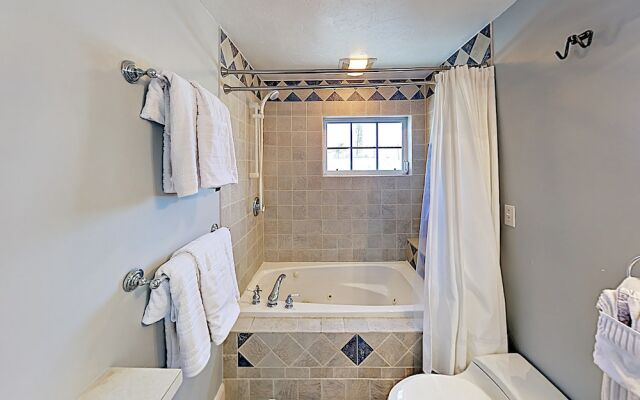 584 Marathon - 3 Br Home