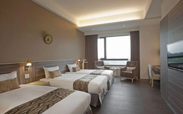 Renyi Lake Hotel